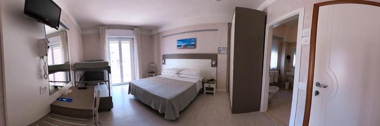 Hotel Record Риччоне Экстерьер фото